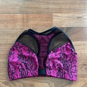 Vertical beast pole dance sports bra. Fuchsia. Medium.